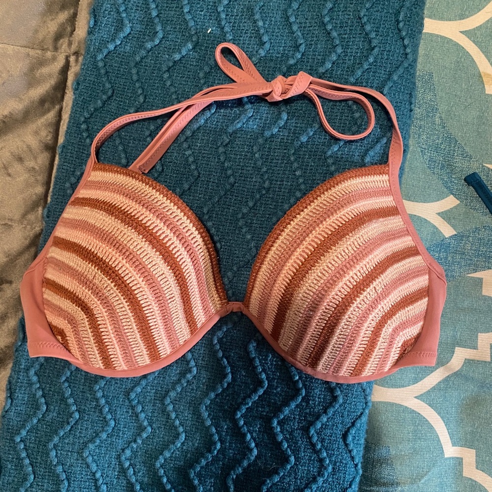 34 DD striped swimsuit top, too big for me.